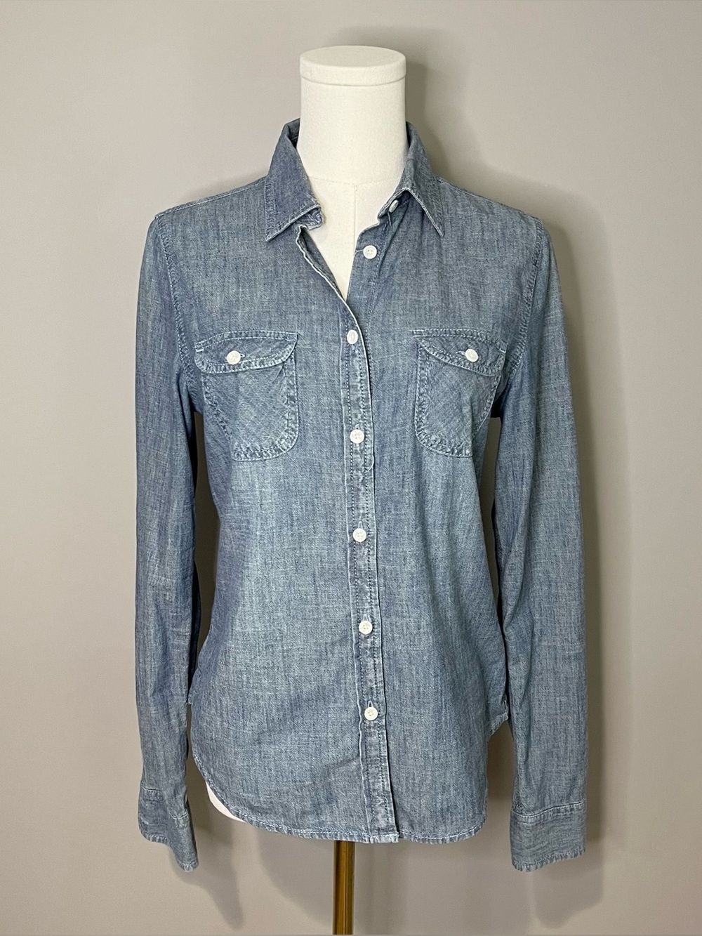 American Eagle 100% Cotton Chambray Button Down Shirt Size S